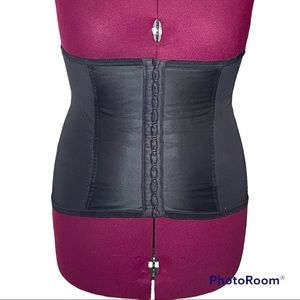 Vintage black corset style waist clincher fits size L Large to XL